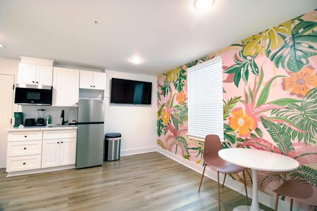 Summer Tropics Studio Apartment Two Queen Beds Galveston Bagian luar foto